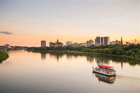 Bars with cruising in Saskatoon